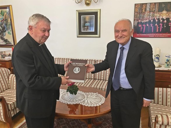 Akademik Feletar biskupu Mrzljaku donio knjigu o sv. Jeronimu, Iliriku i Međimurju 